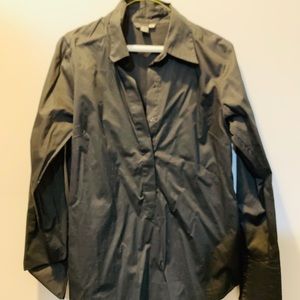 Black shirt tail top w French cuffs